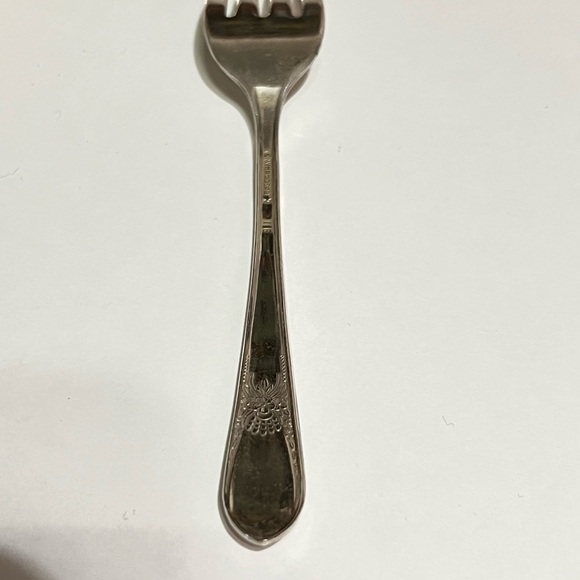 WM ROGERS IS Flatware - Picture 6 of 15